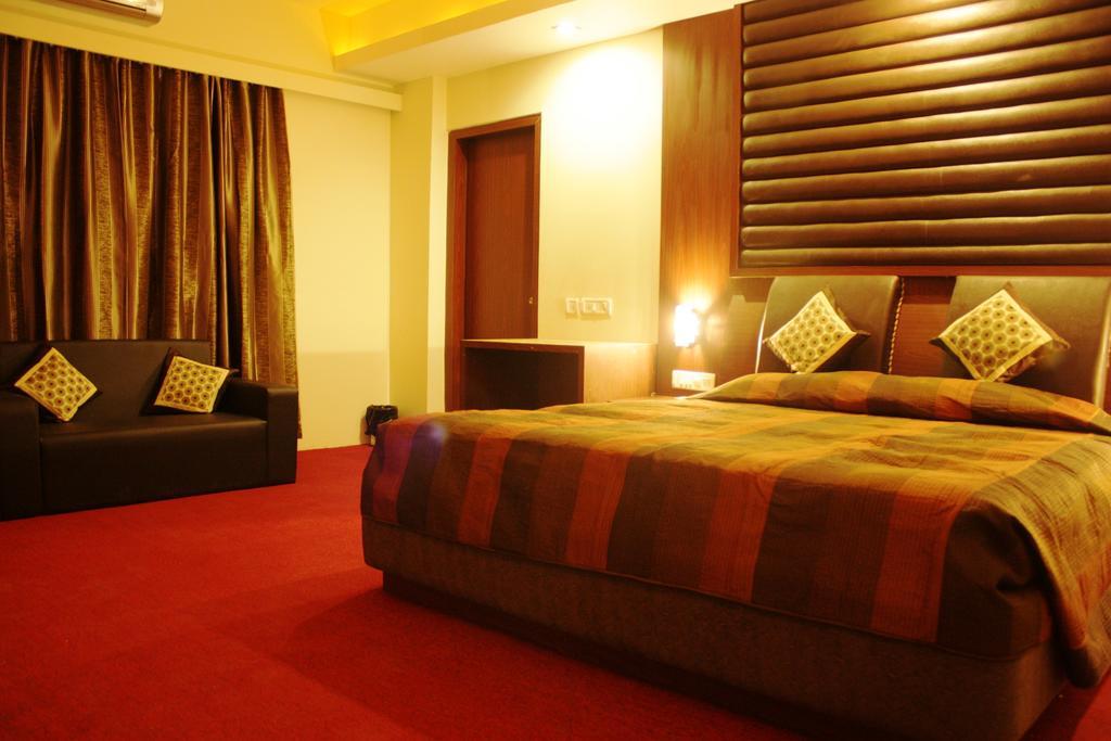 Hotel Avn Grand Ranchi Quarto foto